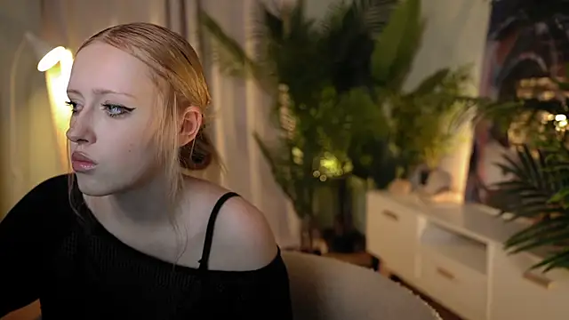 Snapshot of rosy_petal chatting on 09/08/25, 08:19 rosy petal online show from 09/08/25, 08:19