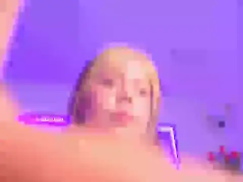 Snapshot of HanniRoss chatting on 11/14/25, 11:46 HanniRoss online show from 11/14/25, 11:46