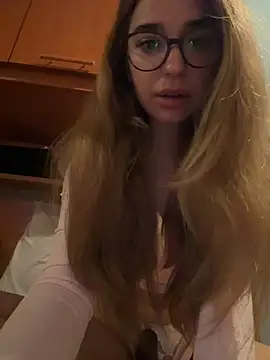 ItalianGirl online show from 03/22/26, 09:29