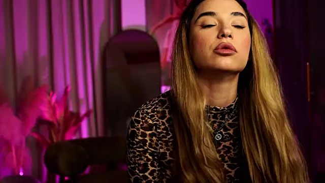 ItalianGirl online show from 04/26/26, 08:28