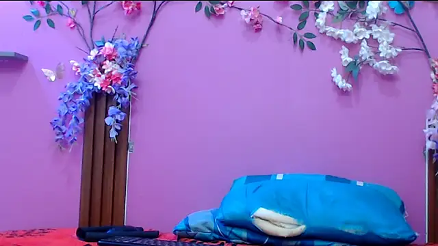 skinnysofia18 online show from 10/25/25, 12:56