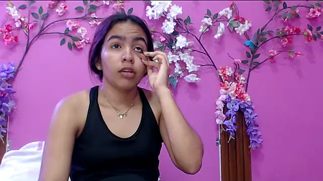 skinnysofia18 online show from 01/19/26, 01:26