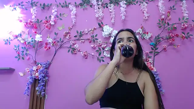 skinnysofia18 online show from 02/25/26, 01:54