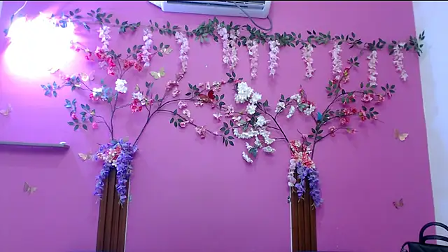 skinnysofia18 online show from 04/01/26, 02:03