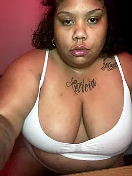 Snapshot of BlaxicanaMami chatting on 10/03/25, 05:37 BlaxicanaMami online show from 10/03/25, 05:37