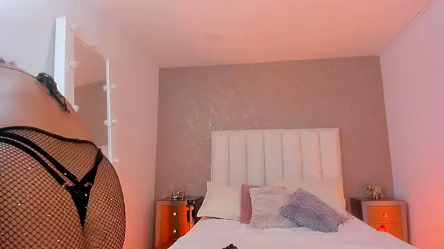 KaylieBrooks online show from 11/18/25, 08:02