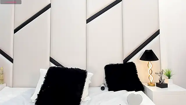 XimenaCosta online show from 05/04/26, 12:23