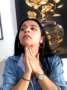 Snapshot of ValerieLove_ chatting on 09/25/25, 07:06 ValerieLove online show from 09/25/25, 07:06