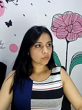 Snapshot of ValerieLove_ chatting on 09/26/25, 07:18 ValerieLove online show from 09/26/25, 07:18