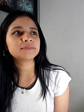 Snapshot of ValerieLove_ chatting on 10/01/25, 07:20 ValerieLove online show from 10/01/25, 07:20