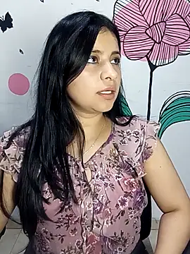 Snapshot of ValerieLove_ chatting on 10/10/25, 08:52 ValerieLove online show from 10/10/25, 08:52