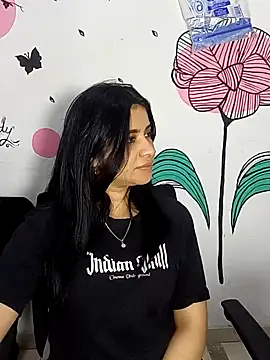 Snapshot of ValerieLove_ chatting on 10/18/25, 07:42 ValerieLove online show from 10/18/25, 07:42