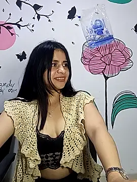 Snapshot of ValerieLove_ chatting on 10/19/25, 12:00 ValerieLove online show from 10/19/25, 12:00