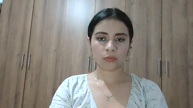 Snapshot of ValerieLove_ chatting on 11/12/25, 07:57 ValerieLove online show from 11/12/25, 07:57