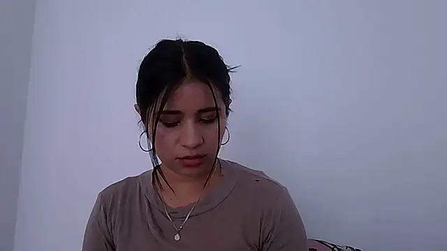 Snapshot of ValerieLove_ chatting on 11/28/25, 03:36 ValerieLove online show from 11/28/25, 03:36