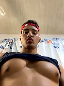 Snapshot of Smith_Fitness chatting on 03/20/26, 01:05 Smith Fitness online show from 03/20/26, 01:05