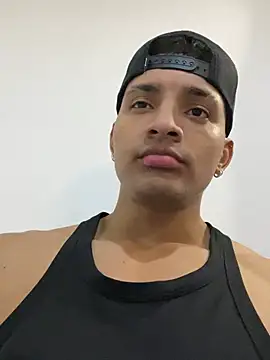 Snapshot of Smith_Fitness chatting on 03/25/26, 01:17 Smith Fitness online show from 03/25/26, 01:17