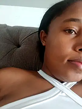 Snapshot of MoniqueMulberry chatting on 11/21/25, 07:12 MoniqueMulberry online show from 11/21/25, 07:12