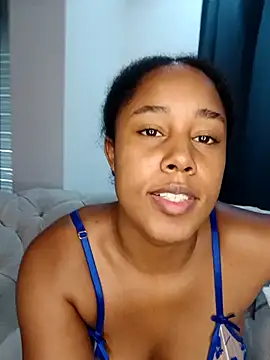 Snapshot of MoniqueMulberry chatting on 11/27/25, 01:02 MoniqueMulberry online show from 11/27/25, 01:02