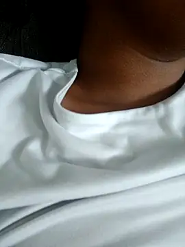 Snapshot of MoniqueMulberry chatting on 11/28/25, 08:00 MoniqueMulberry online show from 11/28/25, 08:00