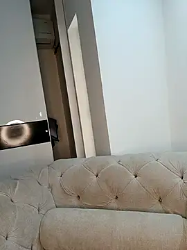 Snapshot of MoniqueMulberry chatting on 12/13/25, 08:04 MoniqueMulberry online show from 12/13/25, 08:04