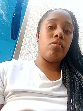 Snapshot of MoniqueMulberry chatting on 12/15/25, 07:07 MoniqueMulberry online show from 12/15/25, 07:07