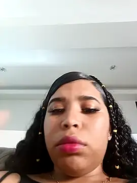 Snapshot of MadissonRizz chatting on 10/15/25, 08:09 MadissonRizz online show from 10/15/25, 08:09