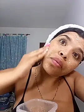 Snapshot of MadissonRizz chatting on 10/25/25, 03:25 MadissonRizz online show from 10/25/25, 03:25