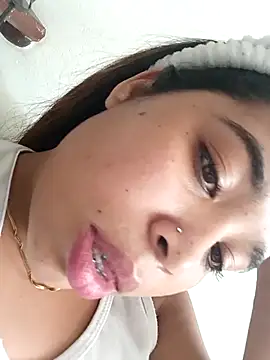 Snapshot of MadissonRizz chatting on 11/02/25, 10:01 MadissonRizz online show from 11/02/25, 10:01