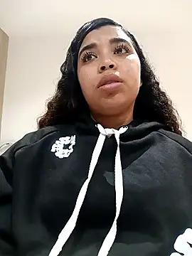 Snapshot of MadissonRizz chatting on 11/14/25, 01:04 MadissonRizz online show from 11/14/25, 01:04