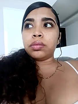 Snapshot of MadissonRizz chatting on 11/28/25, 07:49 MadissonRizz online show from 11/28/25, 07:49