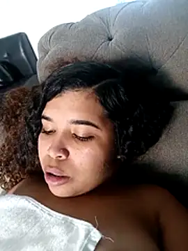 Snapshot of MadissonRizz chatting on 12/13/25, 07:53 MadissonRizz online show from 12/13/25, 07:53