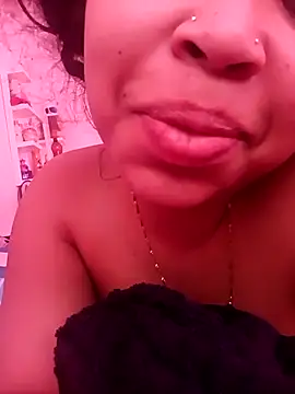 Snapshot of MadissonRizz chatting on 12/14/25, 05:07 MadissonRizz online show from 12/14/25, 05:07