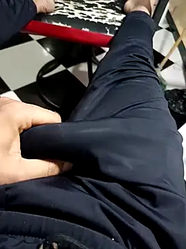 anis3g4 online show from 10/18/25, 10:43