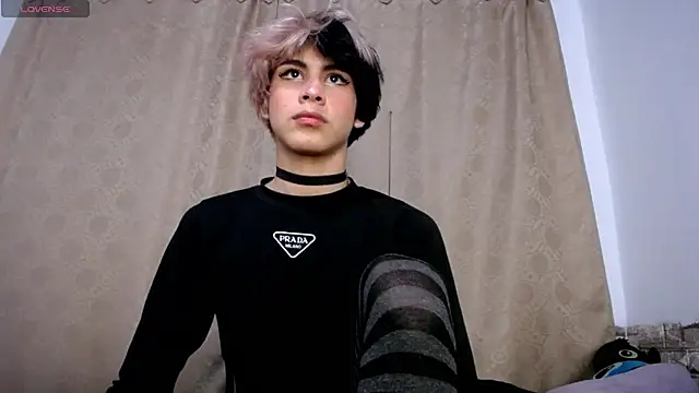 DaraKat18 online show from 04/21/26, 02:51