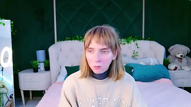 Beverly Gomes online show from 10/09/25, 03:43