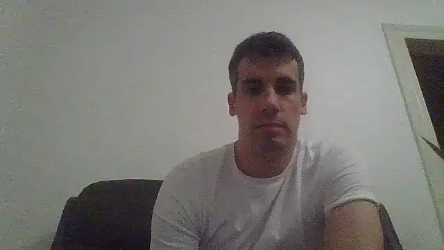 JulioIsHere4you online show from 11/01/25, 05:42