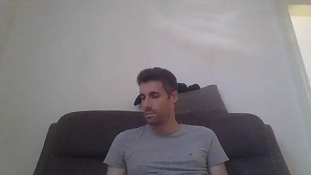 JulioIsHere4you online show from 05/30/26, 07:05