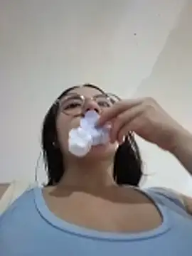 Bella Sumers online show from 05/18/26, 07:09