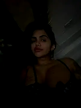 Snapshot of danilyns chatting on 09/16/25, 05:41 danilyns online show from 09/16/25, 05:41