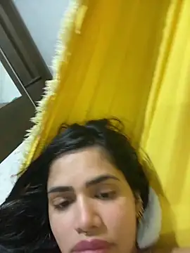 Snapshot of danilyns chatting on 10/28/25, 11:40 danilyns online show from 10/28/25, 11:40