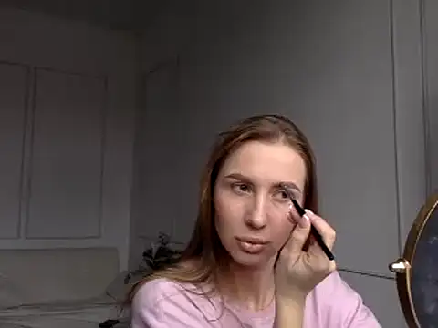 Snapshot of Alveryn chatting on 11/01/25, 07:32 Alveryn online show from 11/01/25, 07:32