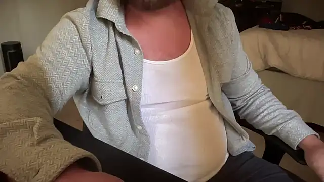 Snapshot of nagolraven chatting on 10/08/25, 10:29 nagolraven online show from 10/08/25, 10:29