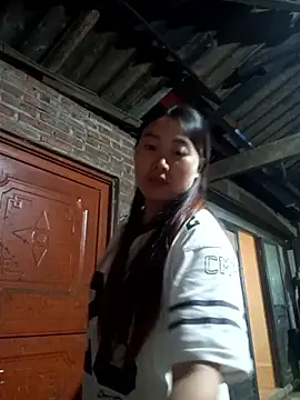 Snapshot of siki-00 chatting on 10/10/25, 11:42 siki-00 online show from 10/10/25, 11:42