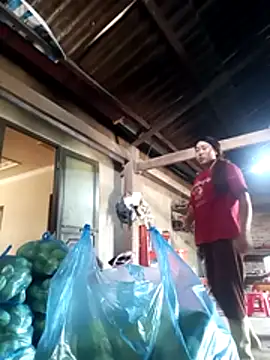 Snapshot of siki-00 chatting on 10/13/25, 02:44 siki-00 online show from 10/13/25, 02:44