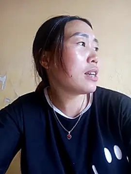 Snapshot of siki-00 chatting on 10/19/25, 05:19 siki-00 online show from 10/19/25, 05:19