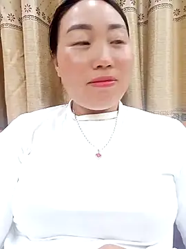 Snapshot of siki-00 chatting on 11/01/25, 11:01 siki-00 online show from 11/01/25, 11:01