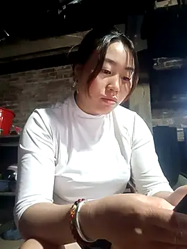 Snapshot of siki-00 chatting on 11/14/25, 11:57 siki-00 online show from 11/14/25, 11:57