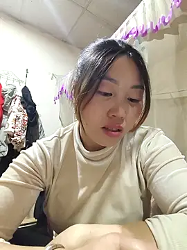 Snapshot of siki-00 chatting on 11/21/25, 07:29 siki-00 online show from 11/21/25, 07:29