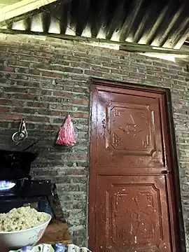 Snapshot of siki-00 chatting on 11/24/25, 05:07 siki-00 online show from 11/24/25, 05:07